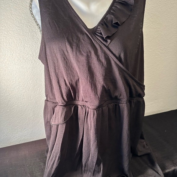 Love and legend Elegant Brlack Sleeveless Ruffle Top Sz 2x - Picture 1 of 7